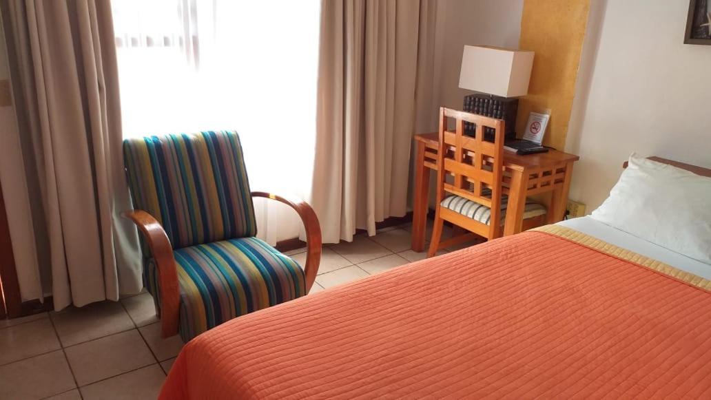 Hotel Y Restaurante Cesar Mariscos เตลา ภายนอก รูปภาพ