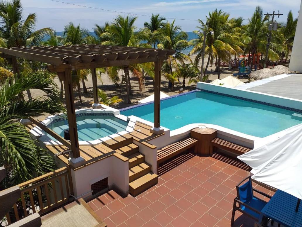 Hotel Y Restaurante Cesar Mariscos เตลา ภายนอก รูปภาพ