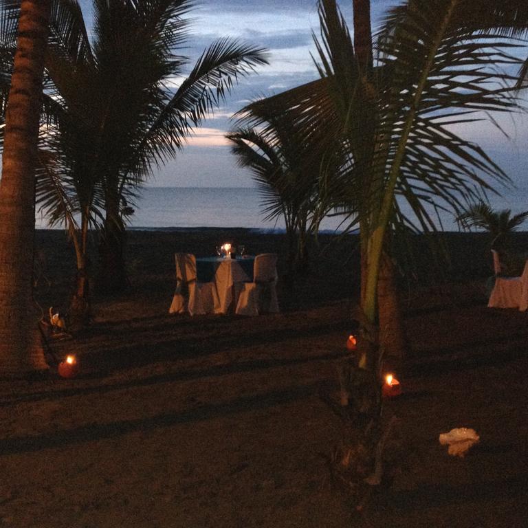 Hotel Y Restaurante Cesar Mariscos เตลา ภายนอก รูปภาพ