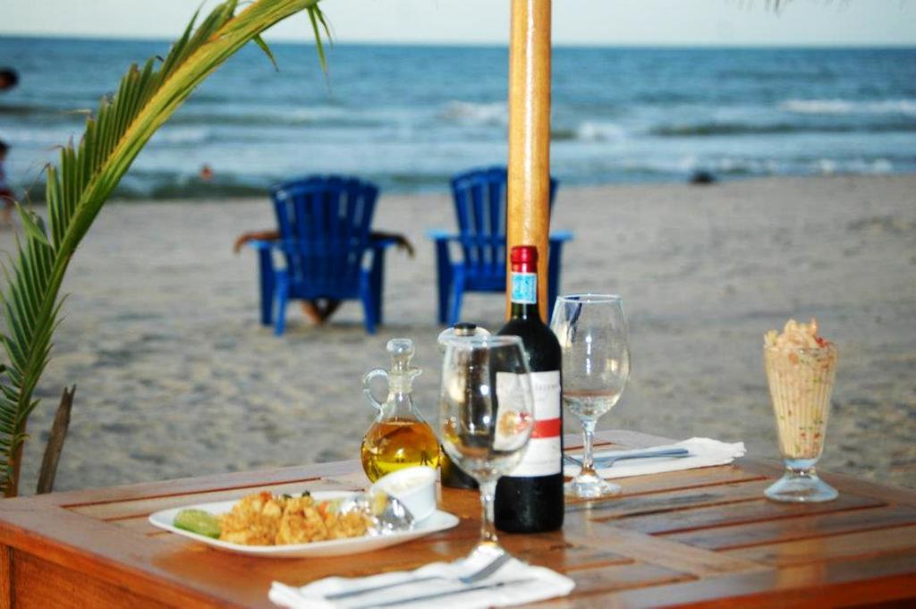 Hotel Y Restaurante Cesar Mariscos เตลา ภายนอก รูปภาพ